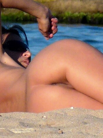 Nudist Beach 17 - Photo 18