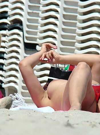 Topless Girls on the Beach - 195 - Photo 22