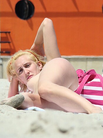 Topless Girls on the Beach - 195 - Photo 33