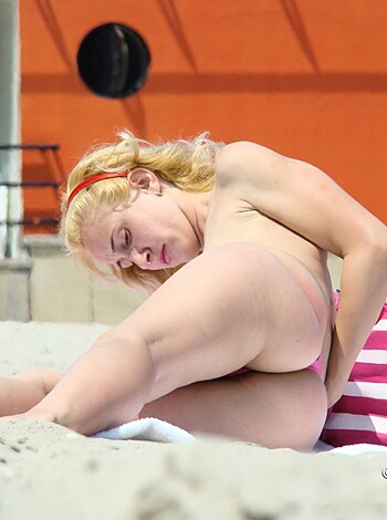 Topless Girls on the Beach - 195 - Photo 43