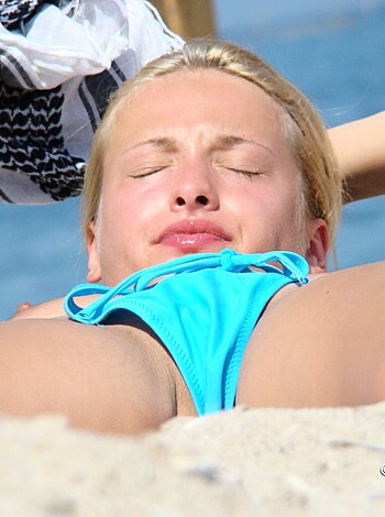  Topless Girls on the Beach - 119 - Part 1 - Photo 16