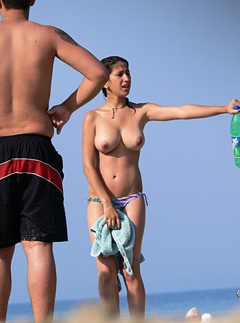 Topless Girls on the Beach - 197 - Photo 21