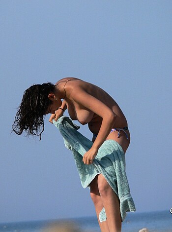 Topless Girls on the Beach - 197 - Photo 26
