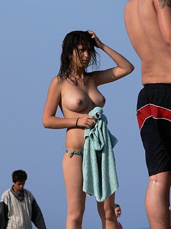 Topless Girls on the Beach - 197 - Photo 32