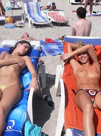 Topless Girls on the Beach - 155 - Young Tits - Photo 21
