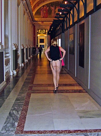 Here's the fucking image of some nude bitch strolling down the goddamn hallway like she doesn't give a shit, if you ask me.