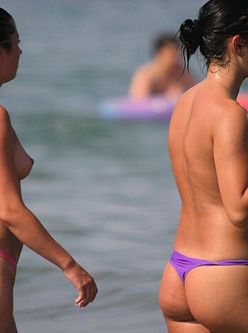 Topless Girls on the Beach - 271 - Photo 26