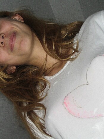 Cutte teen posing in her room - Photo 15