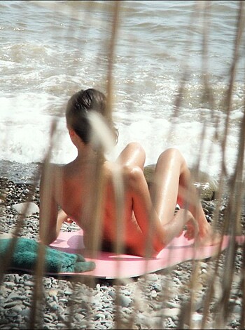 Beach Voyeur - 61 - Photo 11