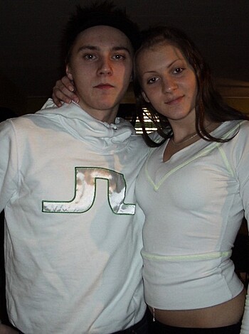 Here's a picture of two people fuckin' close together.