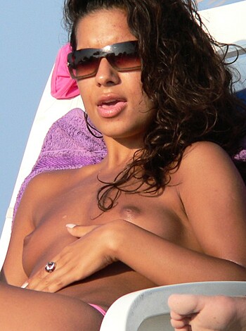 Topless Girls on the Beach - 164 - Photo 15