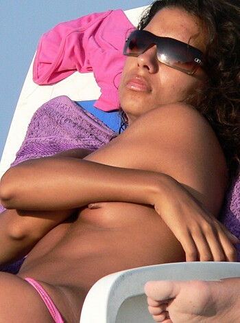 Topless Girls on the Beach - 164 - Photo 22