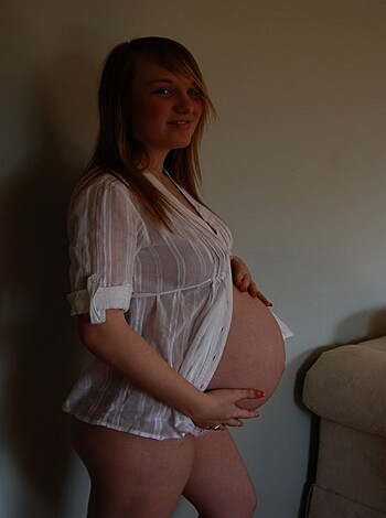 pregnant daughter - Photo 18