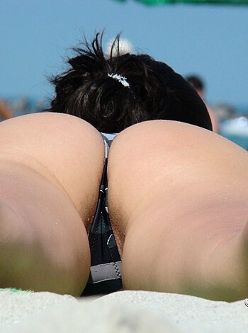 Topless Girls on the Beach - 106 - Photo 3