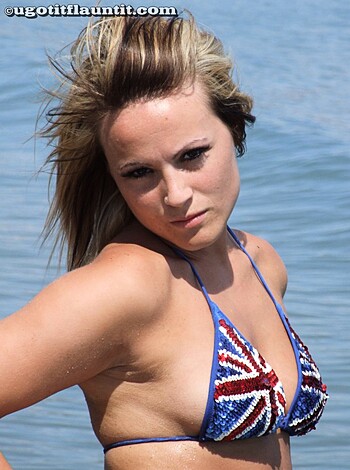 Beach - Beth and Jo - Photo 13