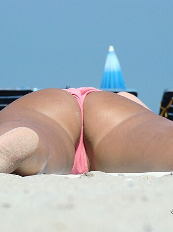 Topless Girls on the Beach - 204 - Photo 22