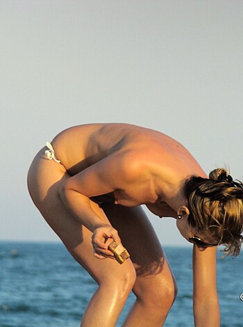 Topless Girls on the Beach - 282 - Photo 12