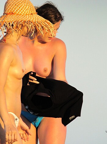 Topless Girls on the Beach - 282 - Photo 34