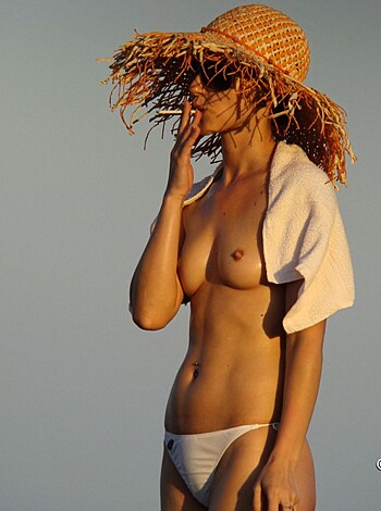 Topless Girls on the Beach - 282 - Photo 38