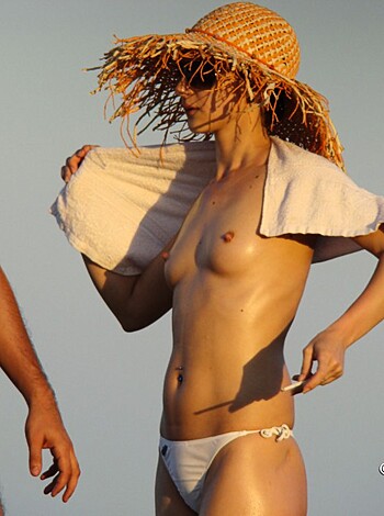 Topless Girls on the Beach - 282 - Photo 39