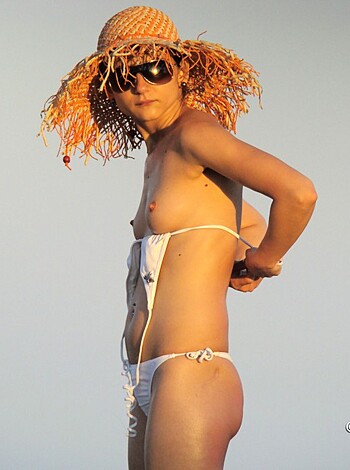 Topless Girls on the Beach - 282 - Photo 47