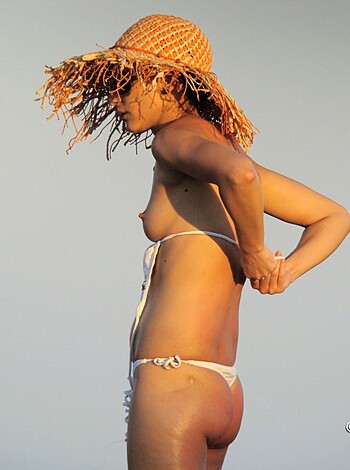 Topless Girls on the Beach - 282 - Photo 48