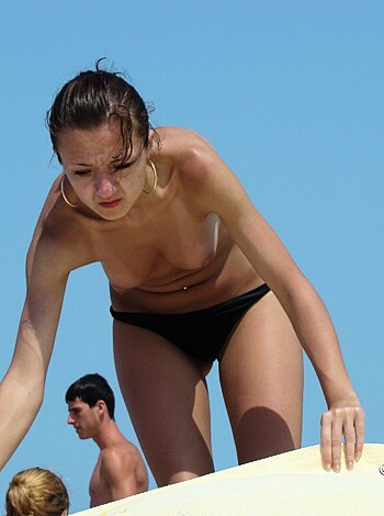 Topless Girls on the Beach - 241 - Photo 20