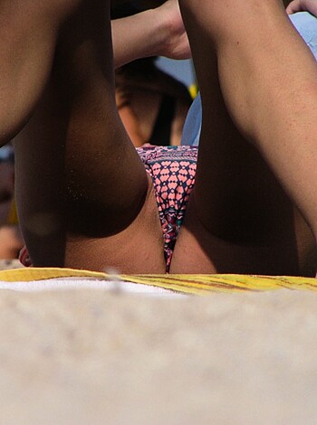 Topless Girls on the Beach - 032  - Photo 14