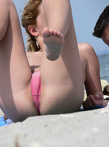 Topless Girls on the Beach - 205 - Photo 7