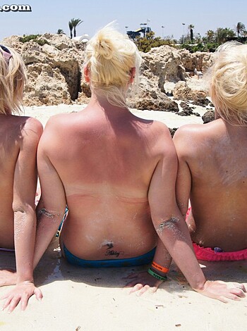 sasha and friends - Photo 2