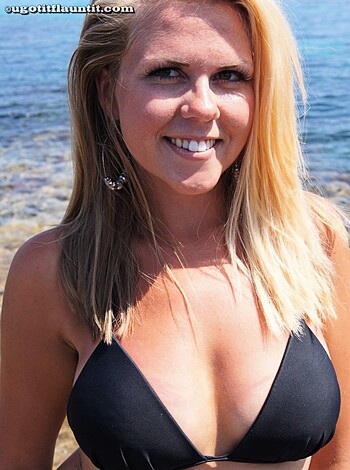Beach - Emma 1 - Photo 4