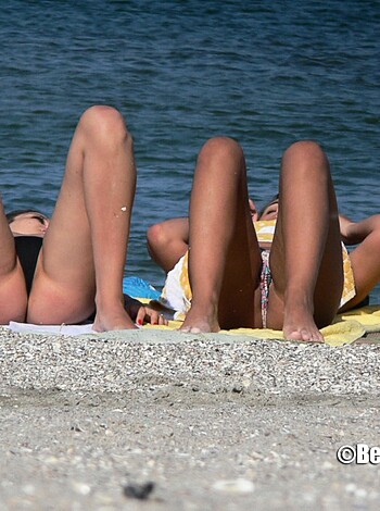 Topless Girls on the Beach - 106  - Photo 37