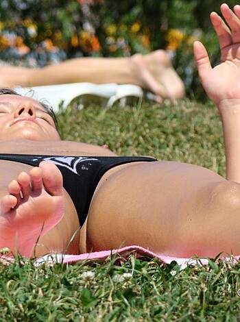 Topless Girls on the Beach - 071 - Photo 11