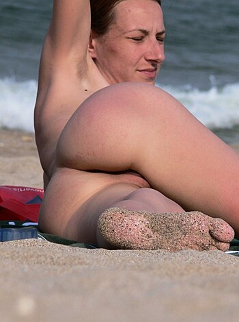  Nude Girls on the Beach - 358 - Photo 16
