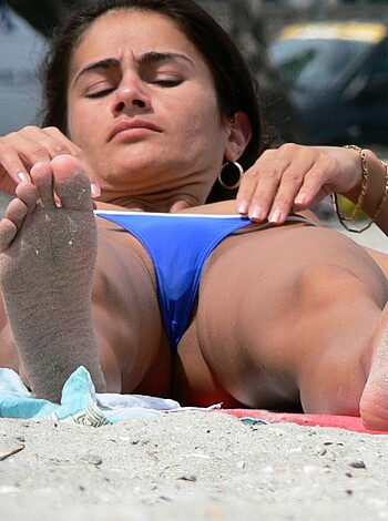 Topless Girls on the Beach - 123 - Photo 43