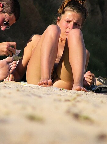 Nude Girls on the Beach - 163 - Photo 1