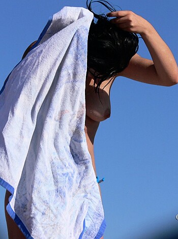 Topless Girls on the Beach - 287 - Photo 15