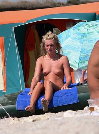 Nude Girls on the Beach - 153 - Part 1 - Photo 5