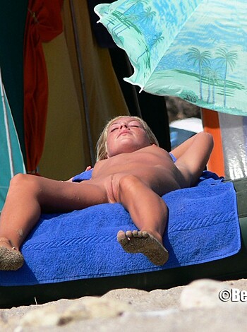 Nude Girls on the Beach - 153 - Part 1 - Photo 19