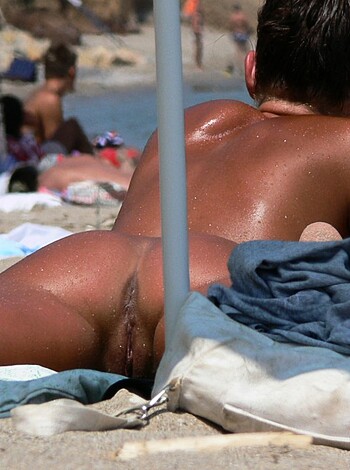 Nude Girls on the Beach - 224 - Photo 18