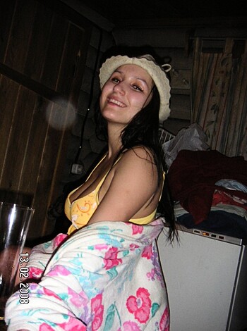 Hot Russian amateur posing with her lesbo friends - Photo 12
