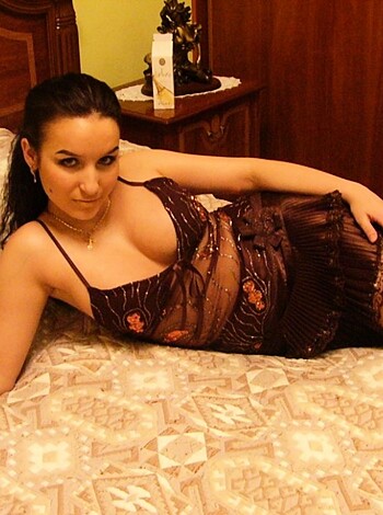 Hot Russian amateur posing with her lesbo friends - Photo 50
