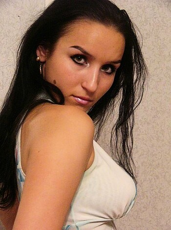 Hot Russian amateur posing with her lesbo friends - Photo 62