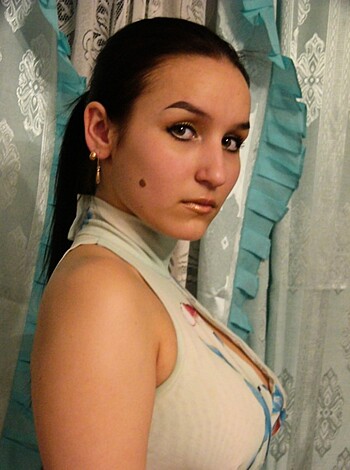 Hot Russian amateur posing with her lesbo friends - Photo 60