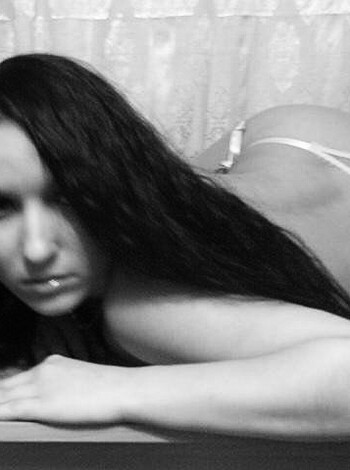 Hot Russian amateur posing with her lesbo friends - Photo 70