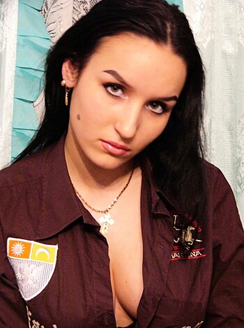 Hot Russian amateur posing with her lesbo friends - Photo 87