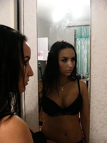 Hot Russian amateur posing with her lesbo friends - Photo 100