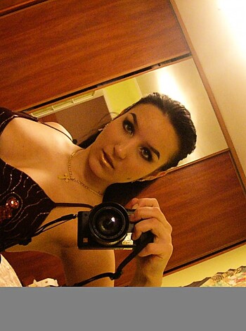 Hot Russian amateur posing with her lesbo friends - Photo 104