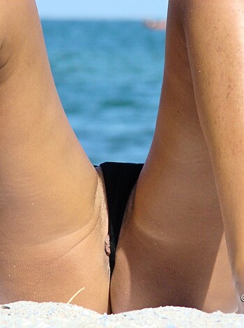 Topless Girls on the Beach - 063 - Part 2 - Photo 2