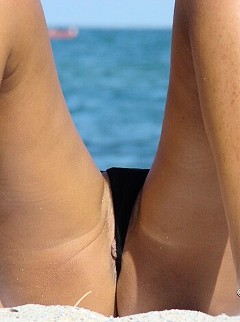 Topless Girls on the Beach - 063 - Part 2 - Photo 3